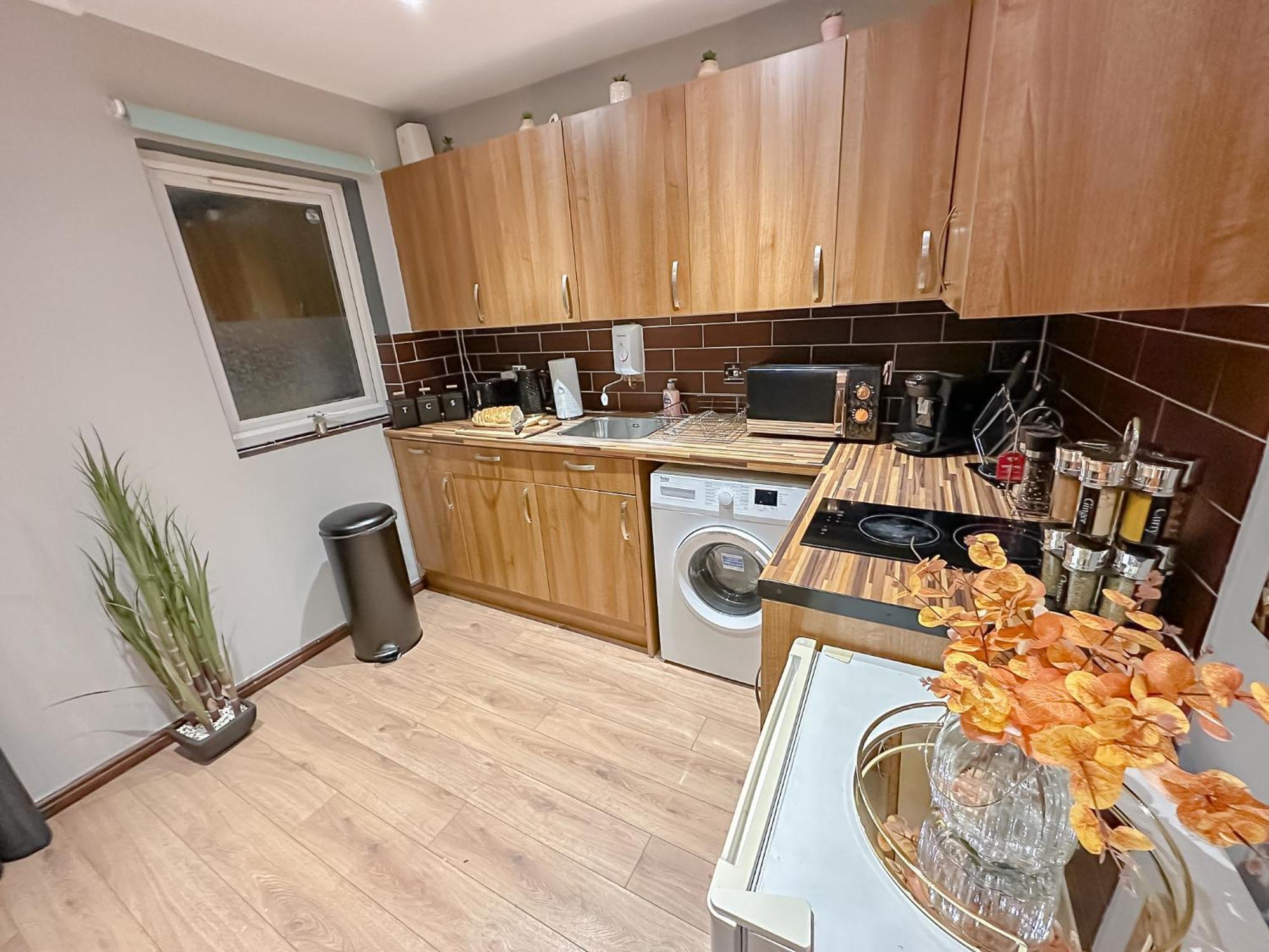 Stunning Studio Garden House - Free Wifi & Parking ヘンドン エクステリア 写真
